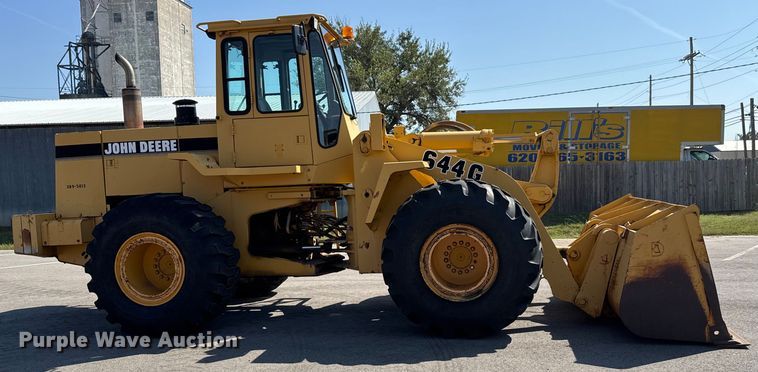 image for item EM8112 1993 John Deere 644G wheel loader