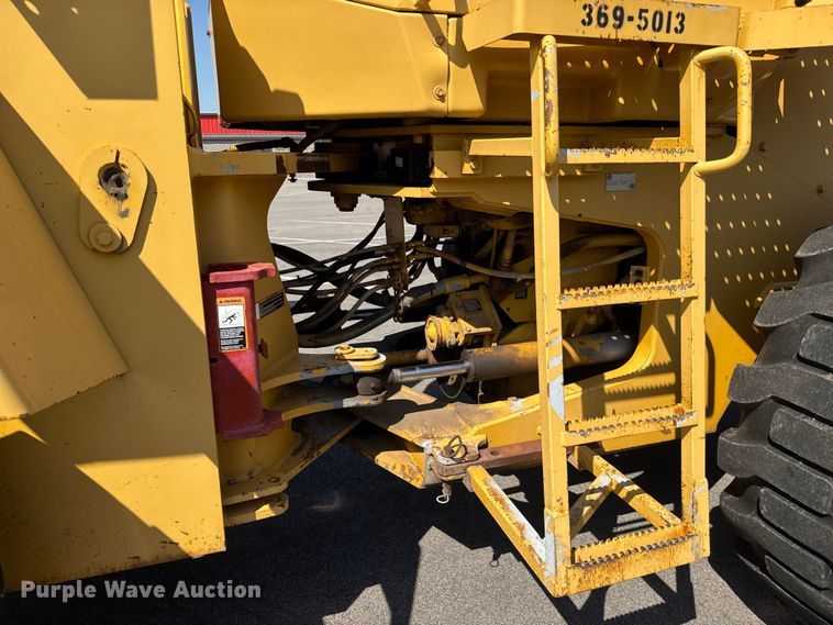 image for item EM8112 1993 John Deere 644G wheel loader