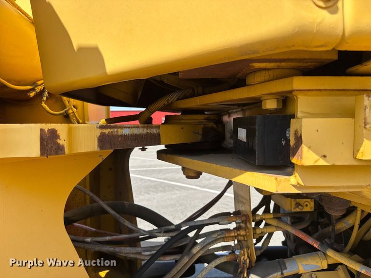 image for item EM8112 1993 John Deere 644G wheel loader