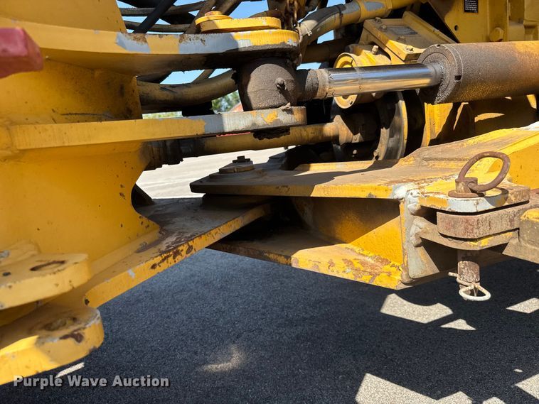 image for item EM8112 1993 John Deere 644G wheel loader