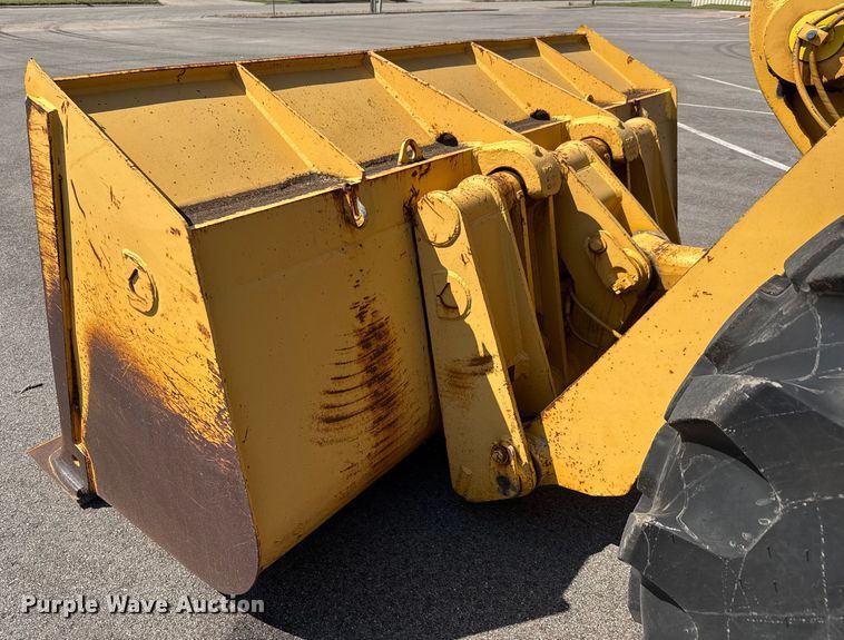 image for item EM8112 1993 John Deere 644G wheel loader