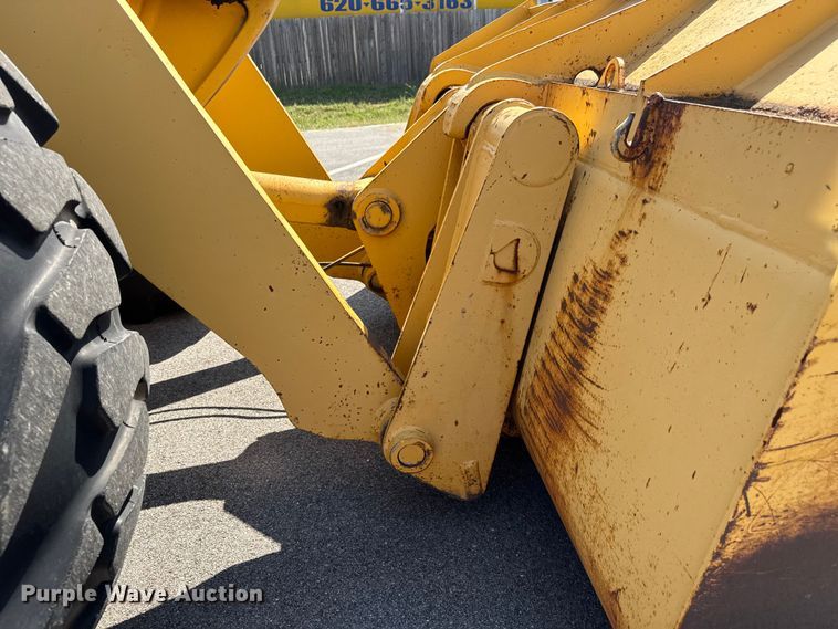 image for item EM8112 1993 John Deere 644G wheel loader