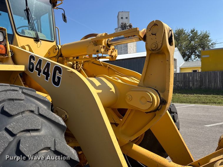 image for item EM8112 1993 John Deere 644G wheel loader