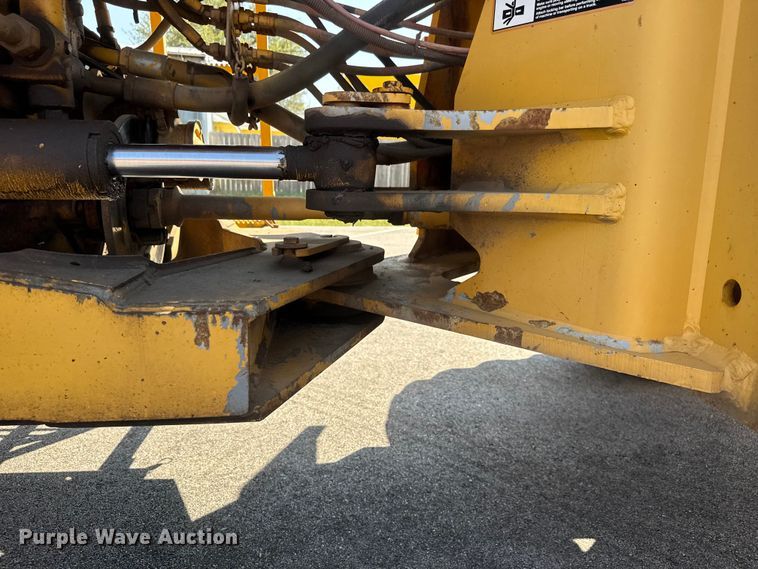 image for item EM8112 1993 John Deere 644G wheel loader