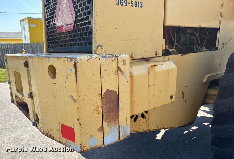 image for item EM8112 1993 John Deere 644G wheel loader