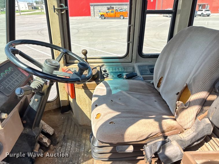 image for item EM8112 1993 John Deere 644G wheel loader