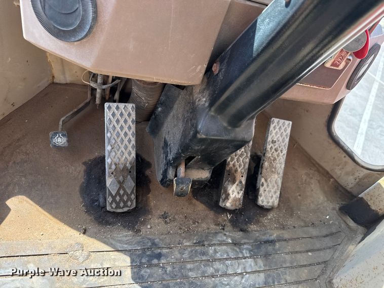 image for item EM8112 1993 John Deere 644G wheel loader