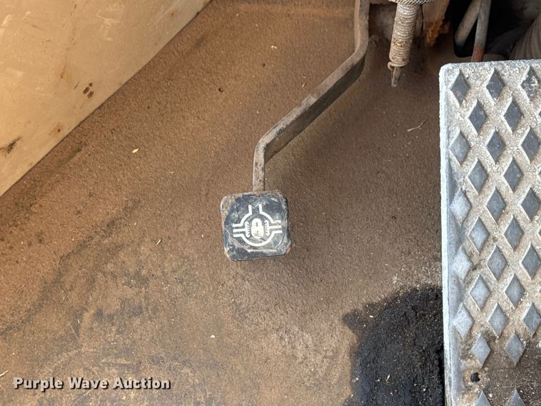 image for item EM8112 1993 John Deere 644G wheel loader