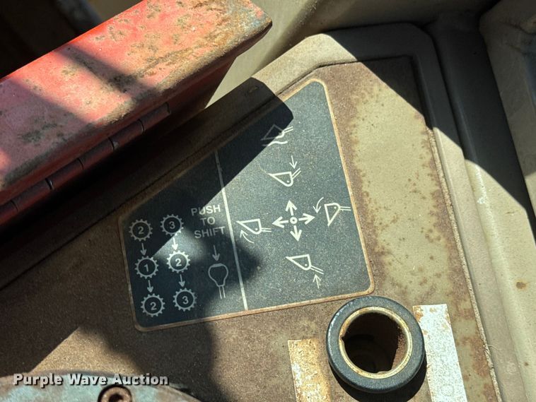 image for item EM8112 1993 John Deere 644G wheel loader