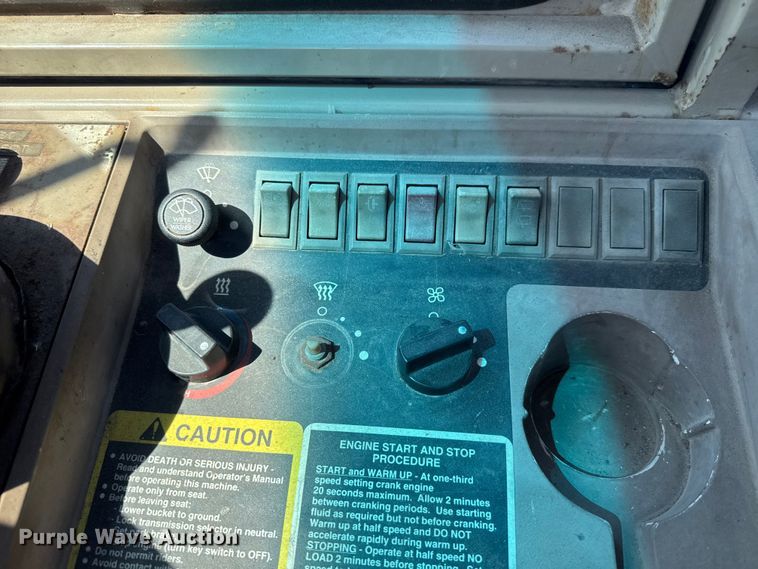 image for item EM8112 1993 John Deere 644G wheel loader