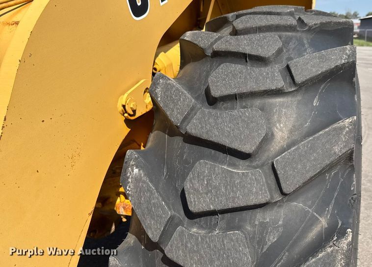 image for item EM8112 1993 John Deere 644G wheel loader