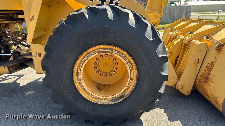 image for item EM8112 1993 John Deere 644G wheel loader