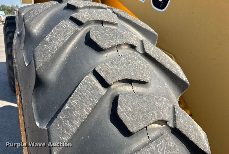 image for item EM8112 1993 John Deere 644G wheel loader