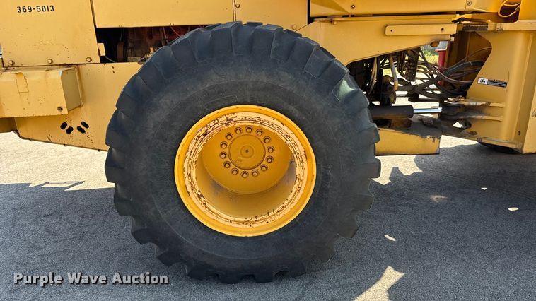 image for item EM8112 1993 John Deere 644G wheel loader