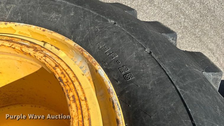 image for item EM8112 1993 John Deere 644G wheel loader