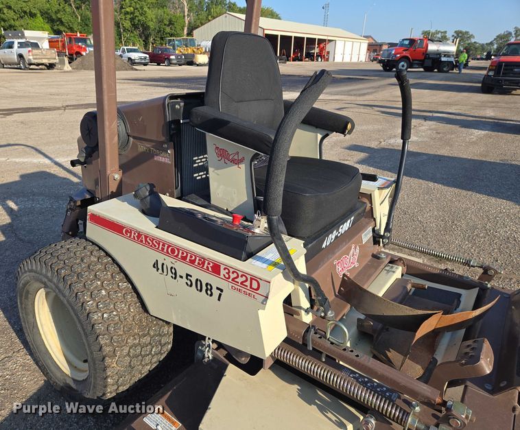 image for item EM8115 2007 Grasshopper 322D ZTR lawn mower
