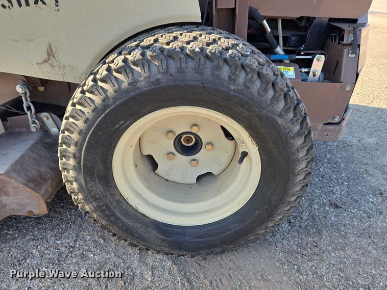 image for item EM8115 2007 Grasshopper 322D ZTR lawn mower