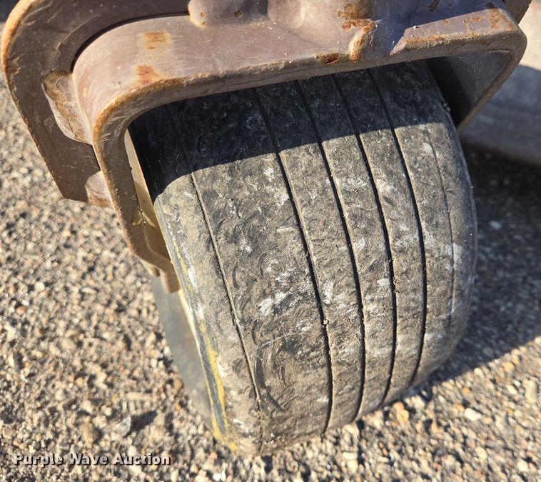 image for item EM8115 2007 Grasshopper 322D ZTR lawn mower