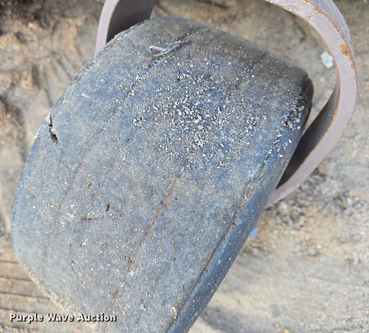 image for item EM8117 2014 Grasshopper 430D ZTR lawn mower