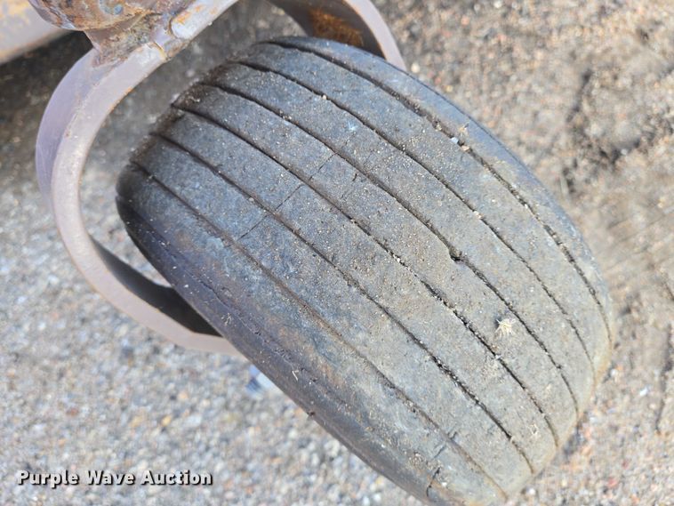 image for item EM8117 2014 Grasshopper 430D ZTR lawn mower