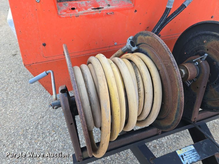 image for item EM8119 1999 Atlas Corp XAS90 air compressor