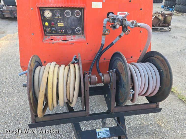 image for item EM8119 1999 Atlas Corp XAS90 air compressor