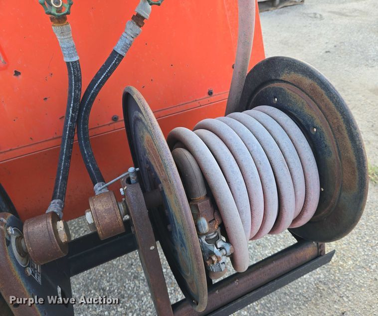 image for item EM8119 1999 Atlas Corp XAS90 air compressor