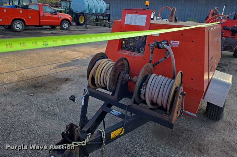 image for item EM8119 1999 Atlas Corp XAS90 air compressor