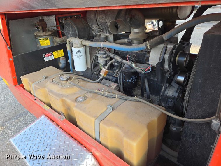 image for item EM8119 1999 Atlas Corp XAS90 air compressor