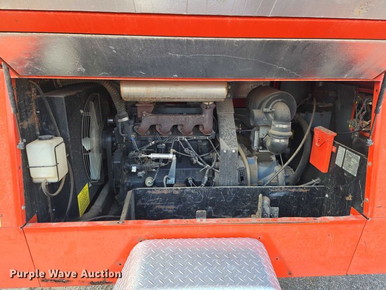 image for item EM8119 1999 Atlas Corp XAS90 air compressor