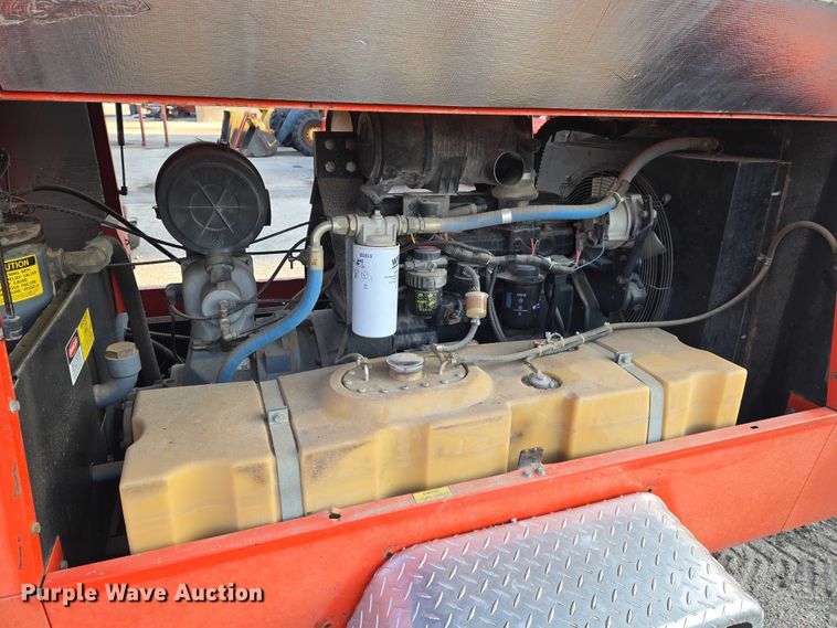 image for item EM8119 1999 Atlas Corp XAS90 air compressor