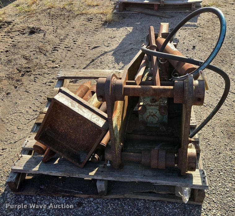 image for item EM8120 Kent breaker