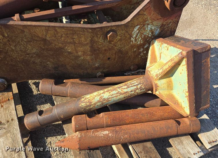 image for item EM8120 Kent breaker