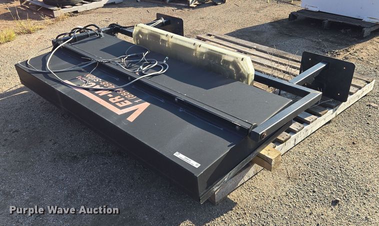 image for item EM8122 Ver-Mac message board