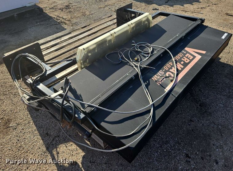 image for item EM8122 Ver-Mac message board