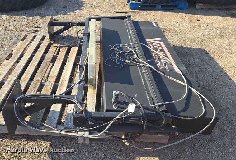 image for item EM8122 Ver-Mac message board