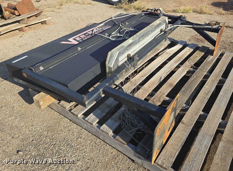 image for item EM8122 Ver-Mac message board