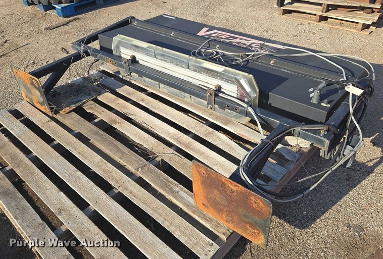 image for item EM8122 Ver-Mac message board