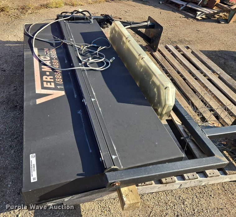 image for item EM8122 Ver-Mac message board