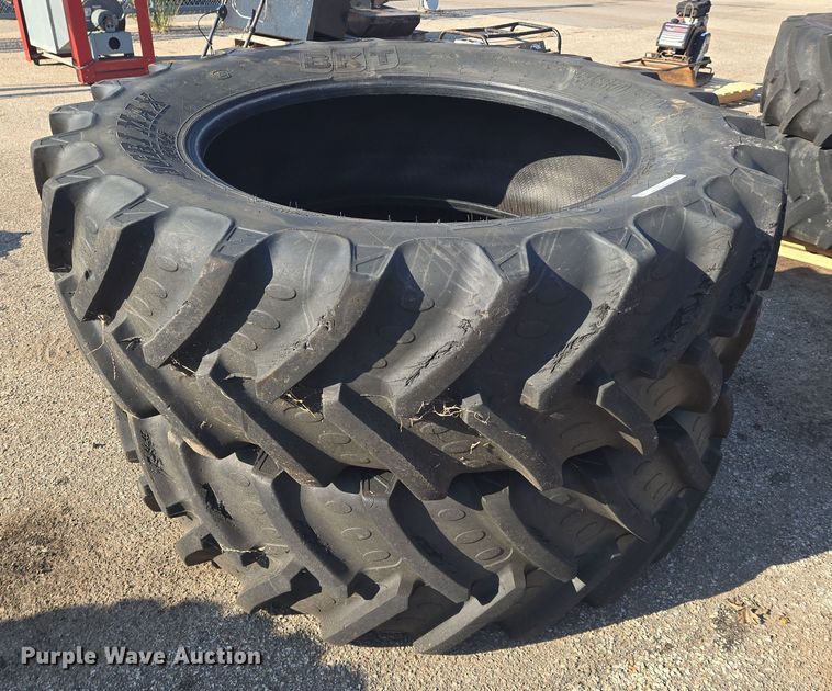 image for item EM8127 (2) BKT Agri Max RT765 480/70R38 tires