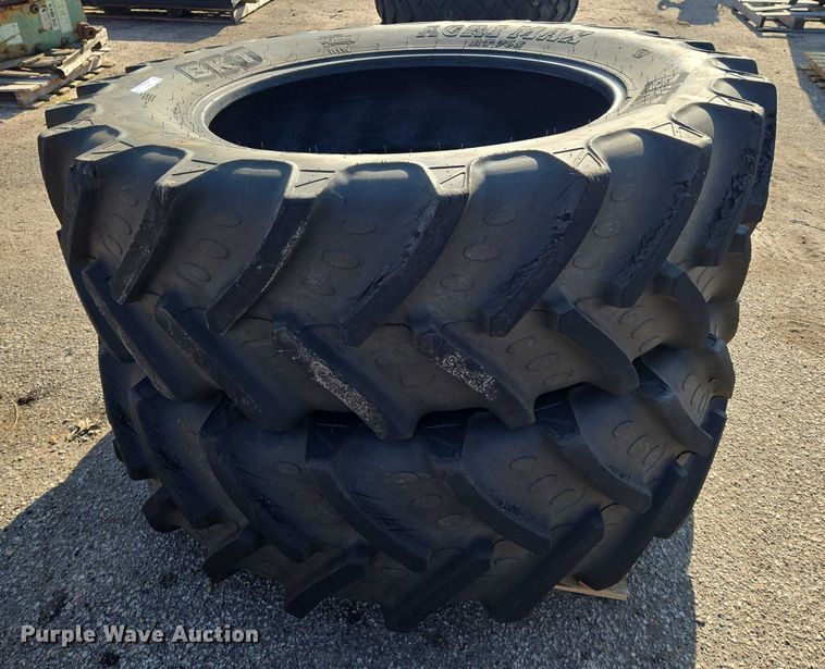image for item EM8127 (2) BKT Agri Max RT765 480/70R38 tires