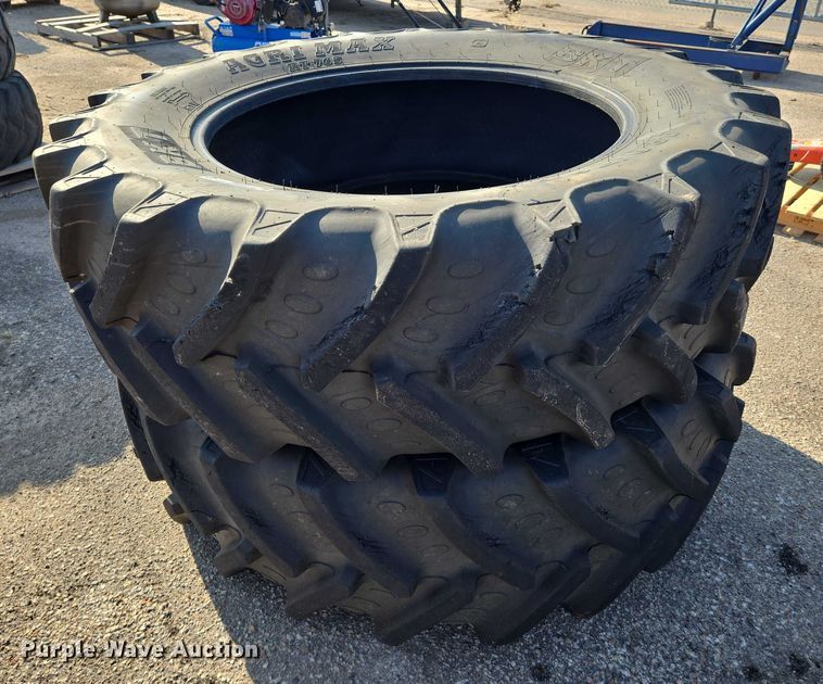 image for item EM8127 (2) BKT Agri Max RT765 480/70R38 tires