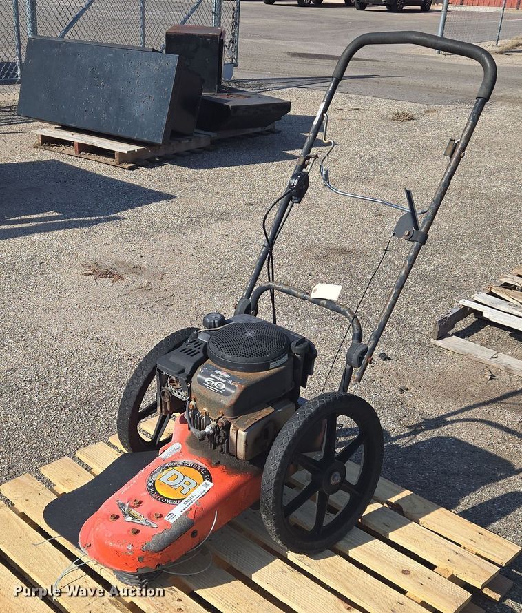 image for item EM8131 Professional Power string trimmer