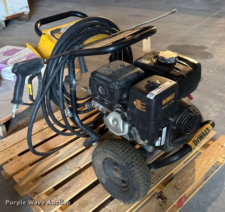 image for item EM8140 DeWalt DXPW4240 pressure washer