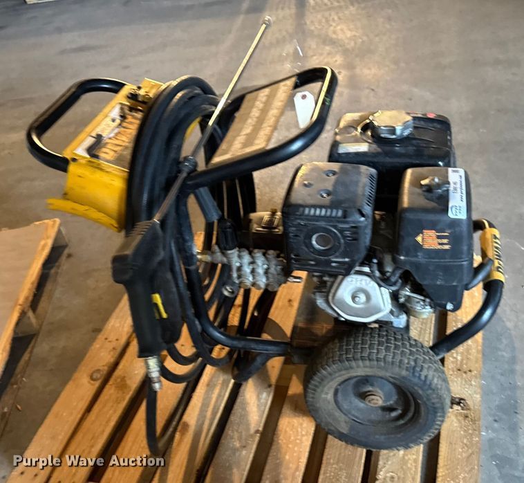 image for item EM8140 DeWalt DXPW4240 pressure washer