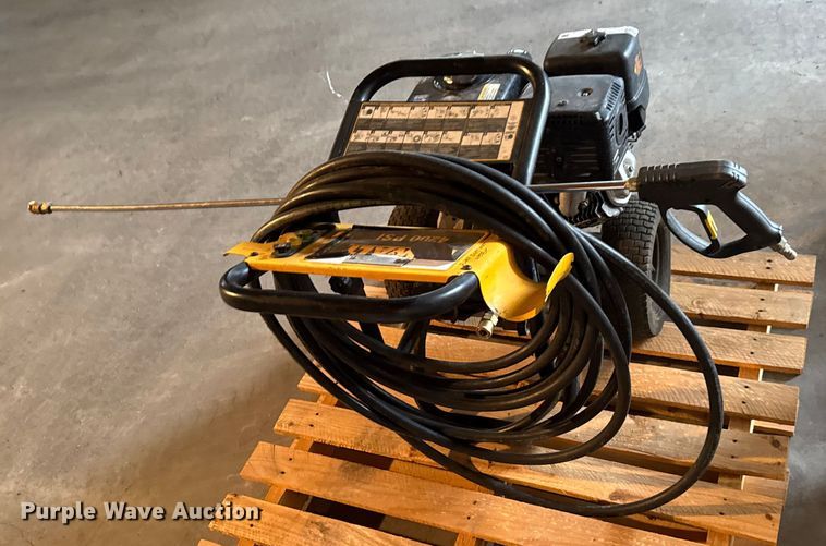 image for item EM8140 DeWalt DXPW4240 pressure washer