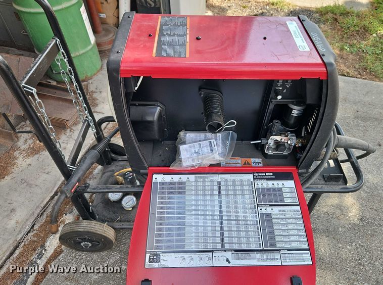 image for item EO4662 Victor Firepower MST220i welder