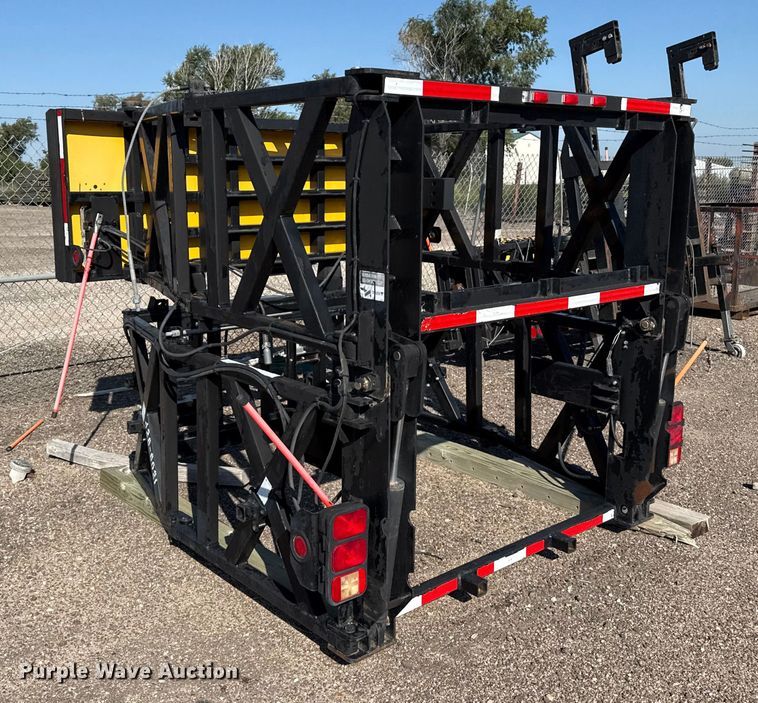 image for item EP0605 2011 Trinity TMA 9182 crash attenuator