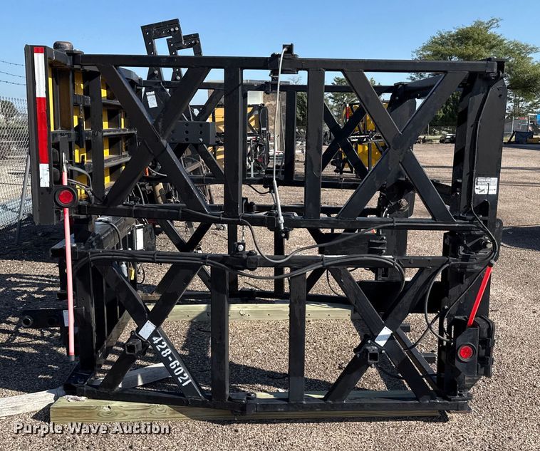 image for item EP0605 2011 Trinity TMA 9182 crash attenuator