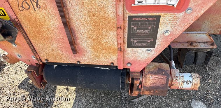 image for item EP0619 HTC 2000 shouldering machine